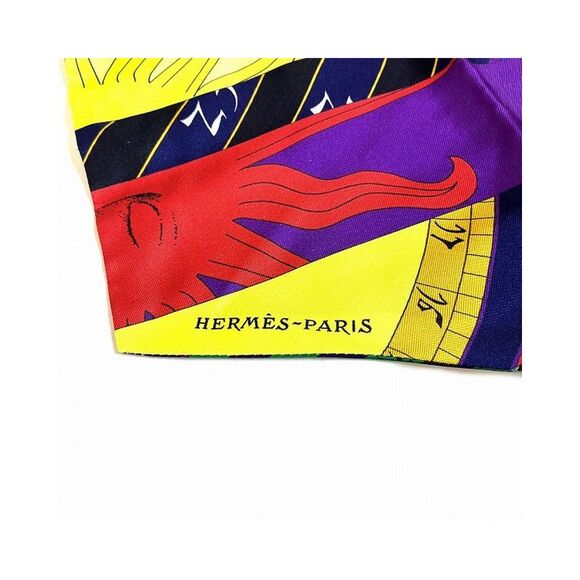 Pre Loved Hermes Silk Twilly Scarf in Pristine Condition - Picture 2 of 8